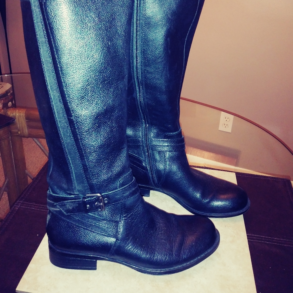 Naturalizer Boots, Size 4, Black
